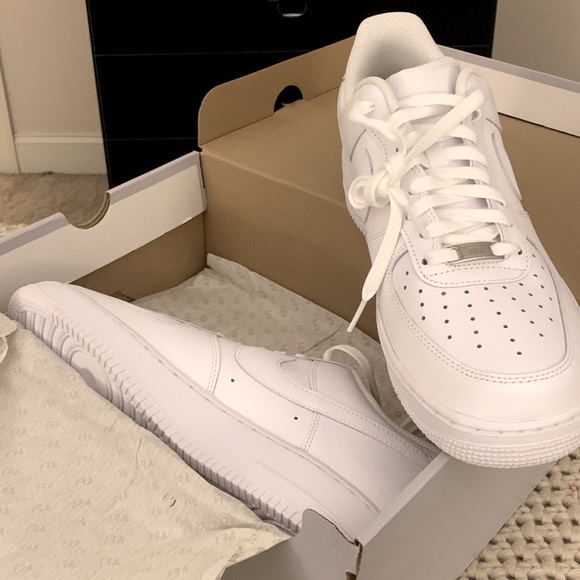 NIB White/White Nike Air Force 1 ‘07 Size 11.0 US - Picture 4 of 9